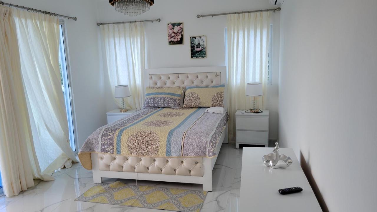 Madome Aparta Hotel Pedernales Bagian luar foto